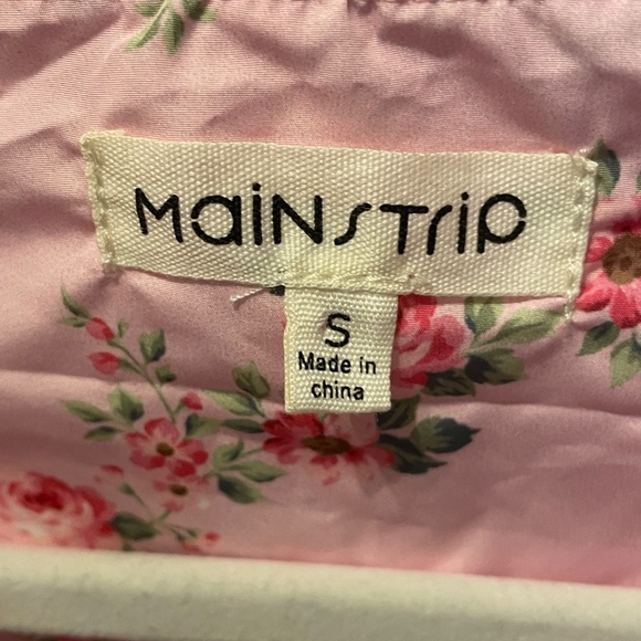 NWOT “Feeling Rosie” Windbreaker size small - Picture 4 of 11